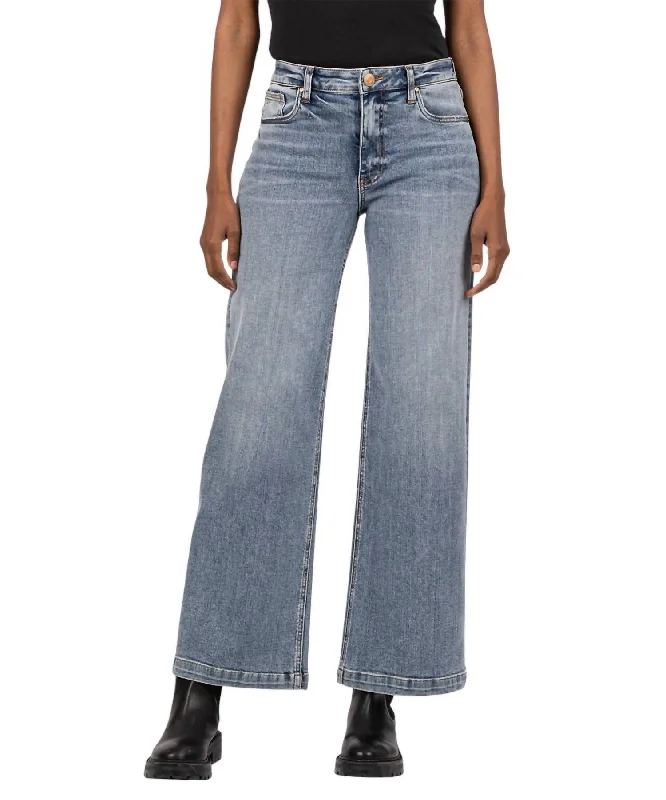 High Rise Wide Leg Clean Hem Jeans In Faded Wash Fashionable Slim Fit Jeans