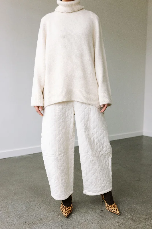 Alpaca and Wool Blend Sweater (Ecru) Front Pockets Side Pockets Patch Pockets