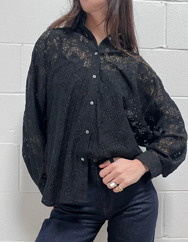 Robbie Shirt in Danica Lace Welt Pockets Slit Pockets