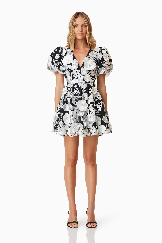 Elliatt Selene Mini Dress - Black/White Stylish Sweetheart Neck Mini Dress
